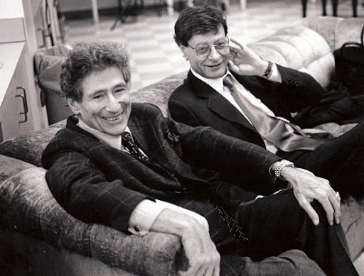 Edward Said, a sinistra, insieme al poeta palestinese Mahmoud Darwish