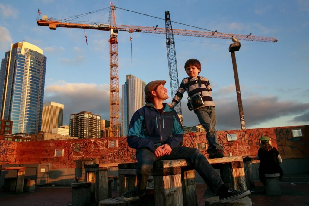 Aaron Huey and his son Hawkeye Huey ©Erika Schultz/The Seattle Times