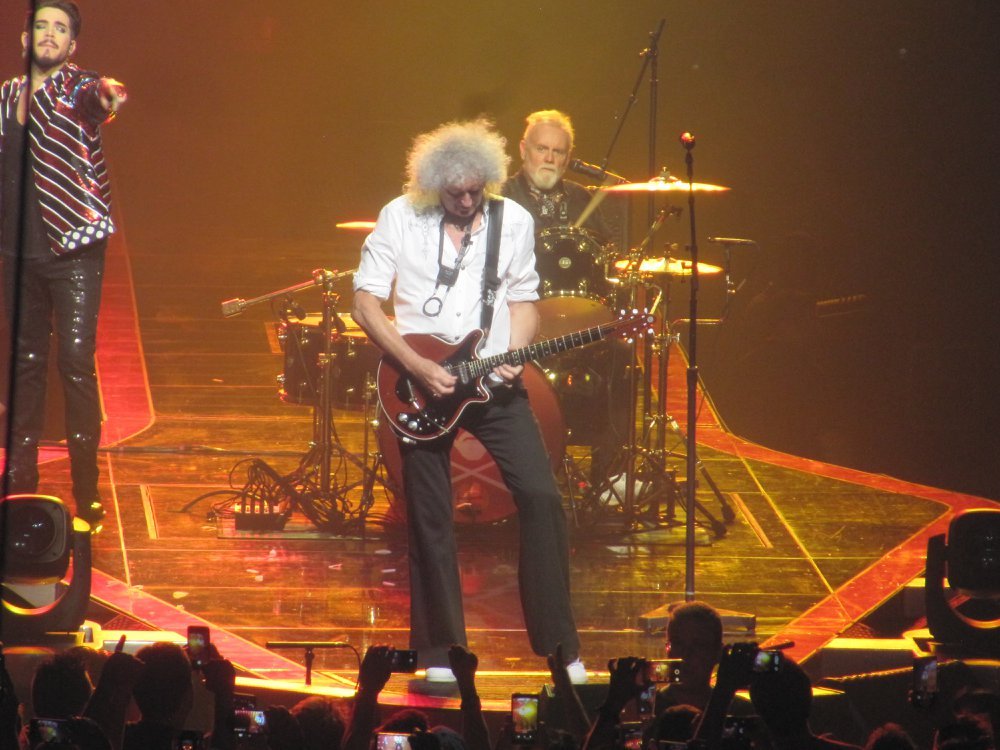 Brian May e Adam Lambert concerto